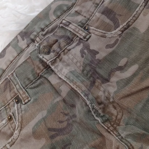 Denim & Supply Ralph Lauren Distressed Shorts - Picture 7 of 16